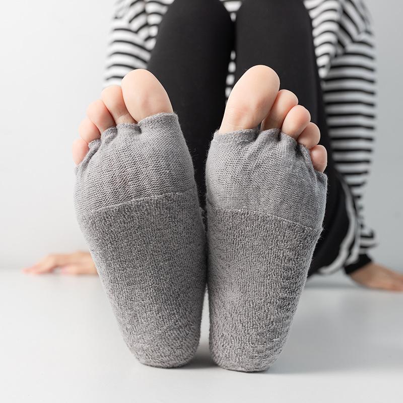 Women's Spring and Summer New Cross Strap Backless Toe Professional Yoga Sports Non Slip Five Finger Socks