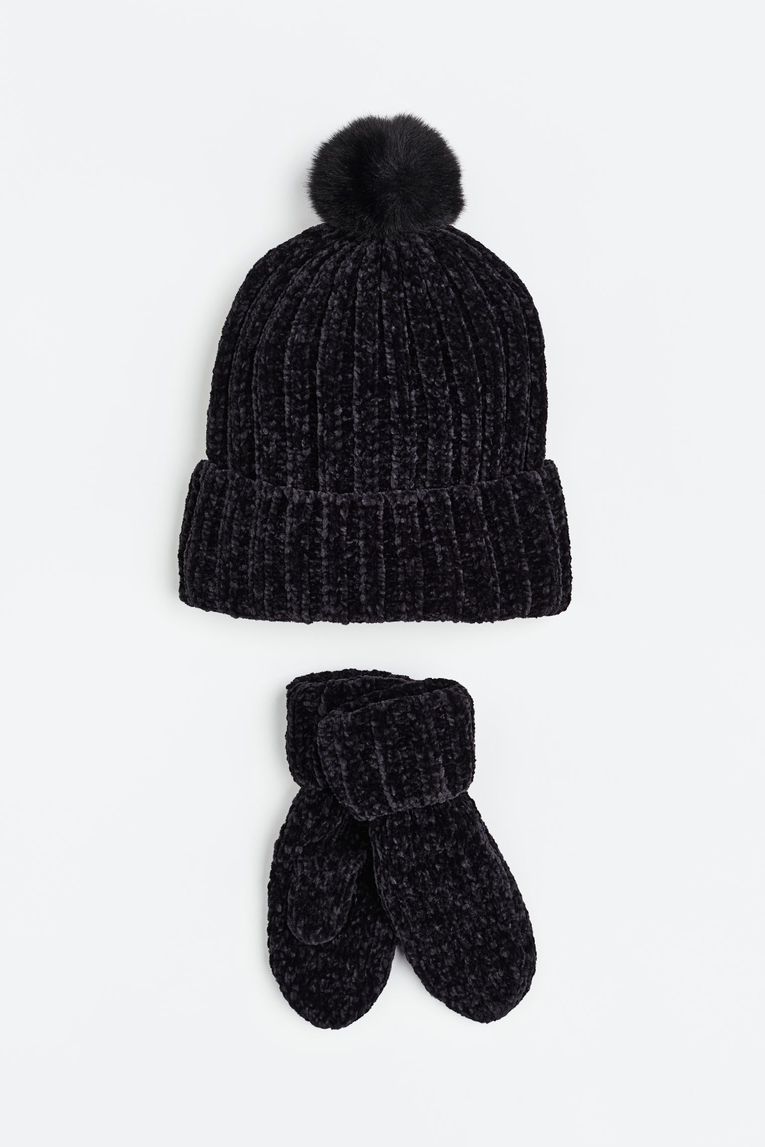 

комплект из 2 предметов из синели