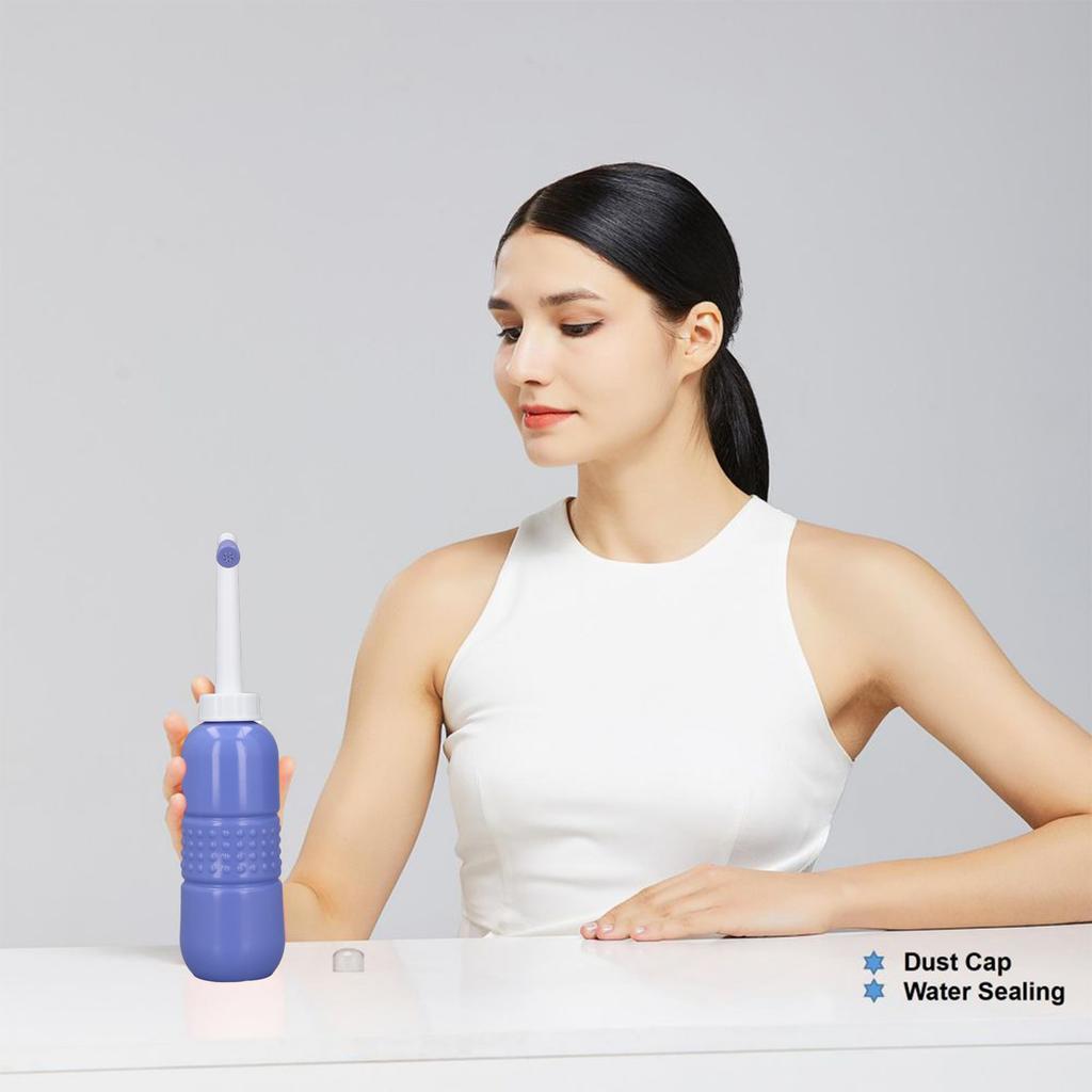 Portable Handheld Bidet Water Bottle Sprayer 650ML Large Capacity Squeeze Hygiene Cleaning for Perineum Butt
