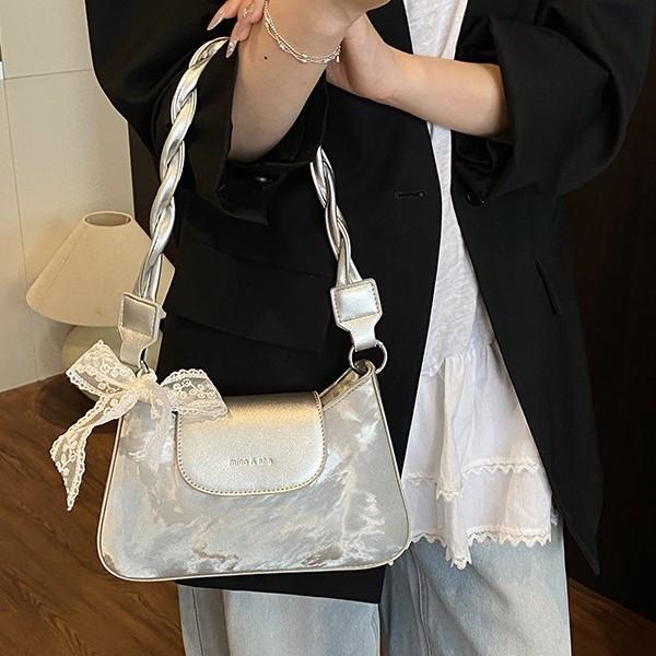 Niche design high-end underarm bag new fashion versatile shoulder messenger bag commuter baguette bag