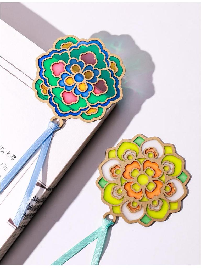 Retro Transparent Lacquer Flower Bookmark – Creative Gift for Students