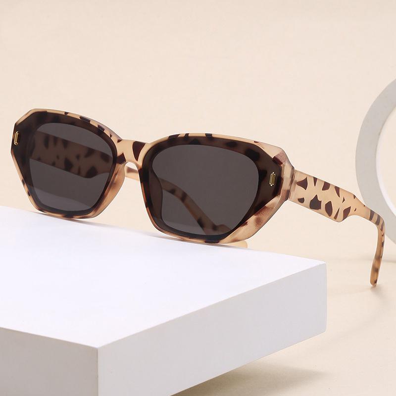 Vintage Rectangle Sunglasses for Women Men PC Frame Anti Glare Sun Glasses Polygon Square Shades Eyewear Unisex