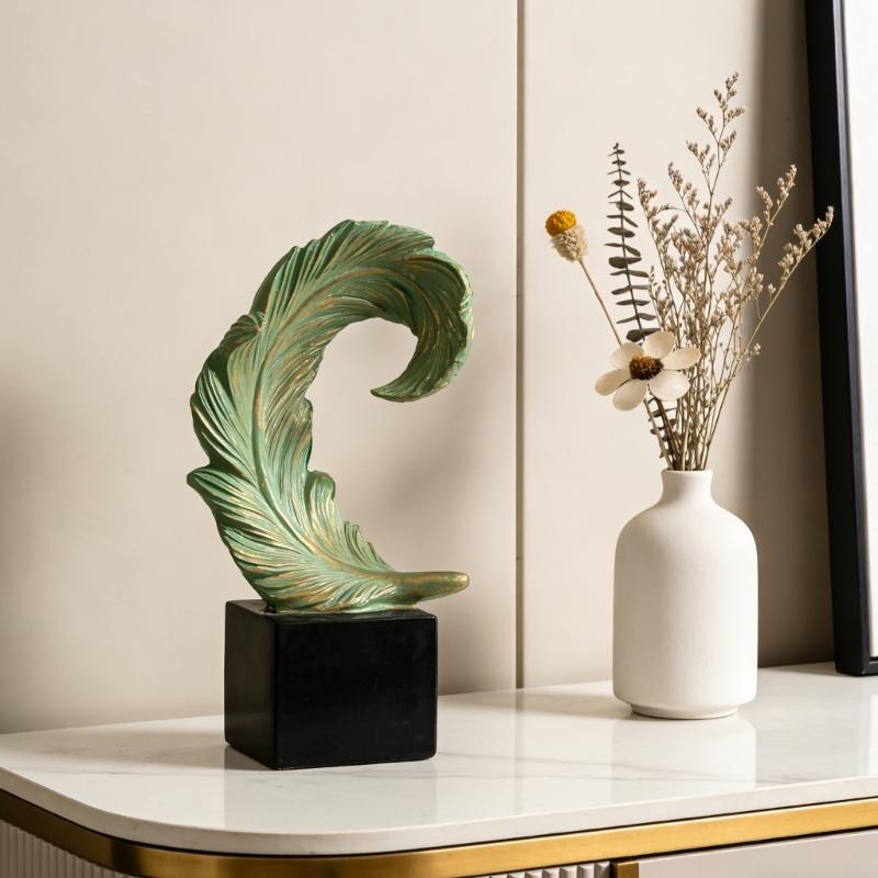 Elegant Resin Feathered Sculpture with Base Decoration For Living Room Entryway Ornament With Realistic Texture Gift