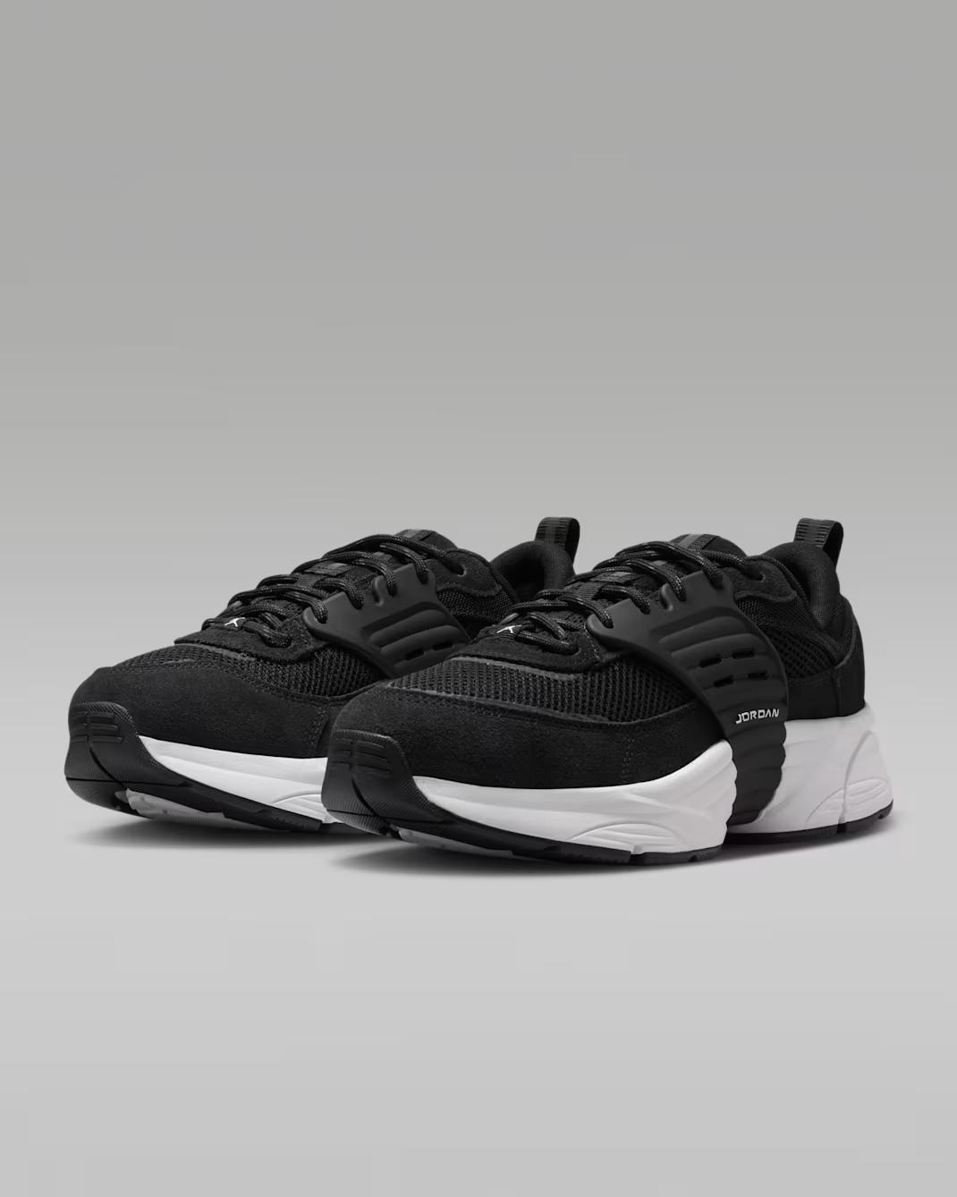 IB3722-008 Nike Jordan Trunner O/S Black White (Men s) 6
