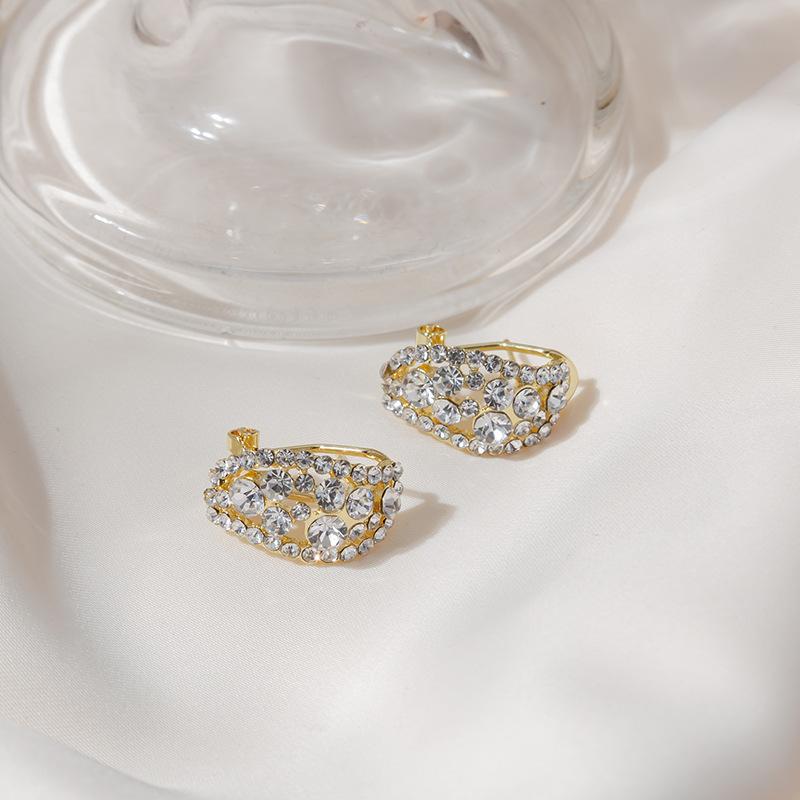 Fashion Trendy Girl Earrings Slightly Inlaid Zircon Hollow Niche Design Stud Earrings Women'S Jewelry Ear Buckles