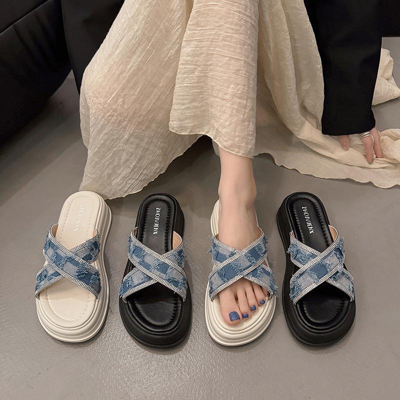 Fairy wind slippers female summer wear 2025 new shoes versatile thick-soled pregnant women soft-soled beach cool slippers