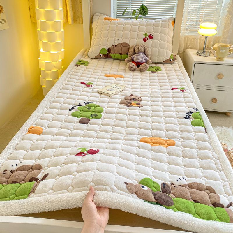 Plush Milk Velvet Mattress Pad - Thick Quilted Cushion for Dorms, Tatami, or Single Beds