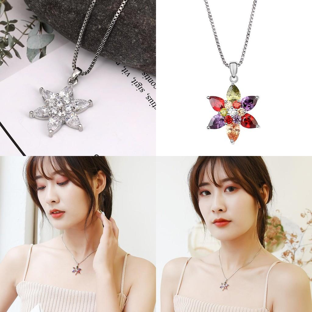 Elegant Floral Design Short Necklace With Zircon Flower Charm For Women