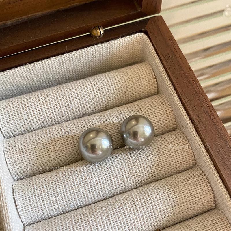 Klassisch-elegante Imitationsperlen-Ohrringe für Damen, Ohrstecker, hochwertige Ohrringe für Damen, Schmuck am Ohr, Kugel-Ohrstecker-Set, Hochzeitsschmuck