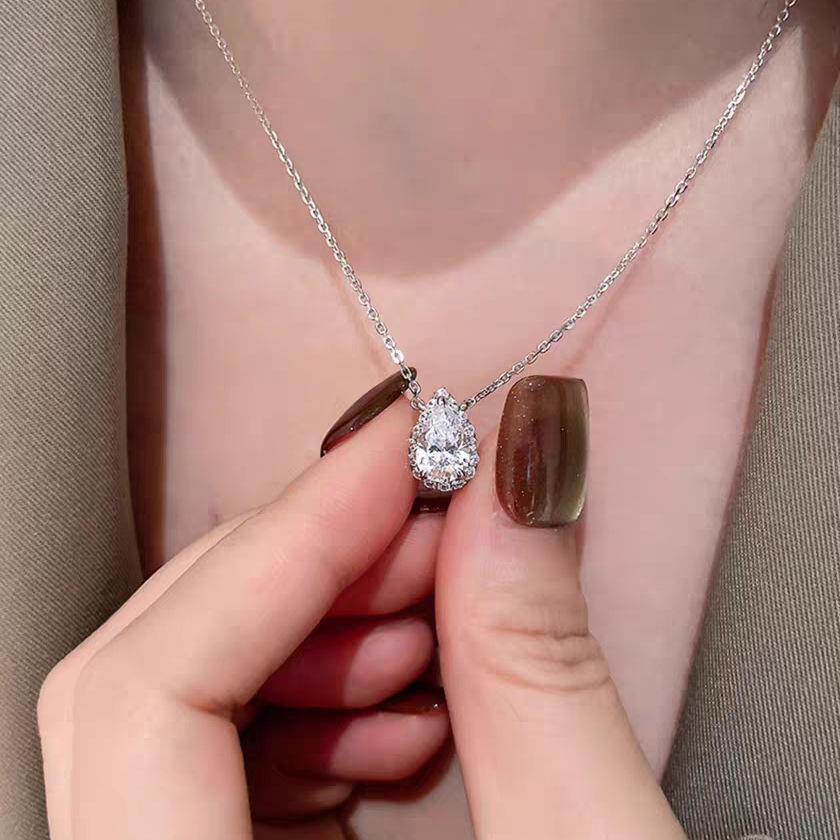 Women's Teardrop Necklace PT950 Platinum Moissanite Pure Tough Meaning Neck-Line Flattering Feminine Gift