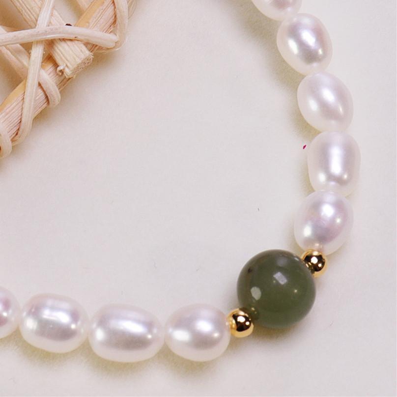 Directly supplied freshwater pearl bracelet, new fashion design, featuring Hetian jade and small pearl beads, with an elastic cord