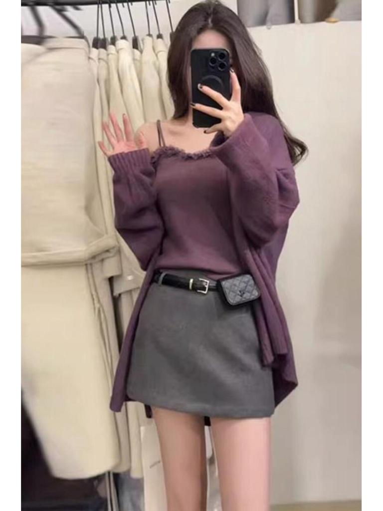 Korean Style Knitted Sweater & Bandeau Set: Fashionable Autumn-Winter Two-Piece for Women.