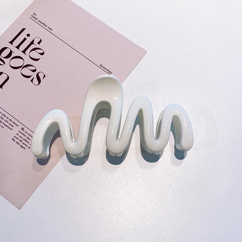 2023 Colorful Jelly Wave Hair Claw Hairpin Women Girls Fashion Design Korean Sweet Simple Irregular Hair Clip Headwear Wholesale