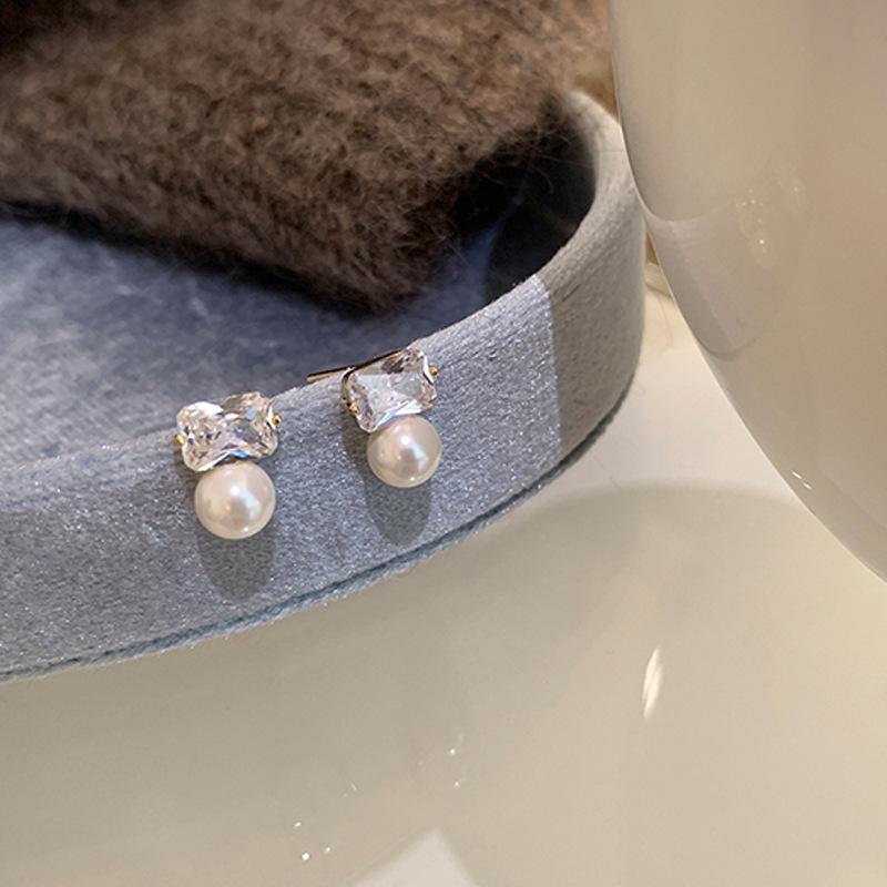 Design Sense Square Zircon Pearl Stud Earrings Women'S Small Exquisite Light Luxury Fashion Elegant Temperament Versatile Earrings Earrings