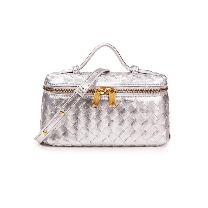 Hand-woven New One-shoulder Fashion Lunch Box Bag, Practical and Trendy Portable Oblique Span Box Bag