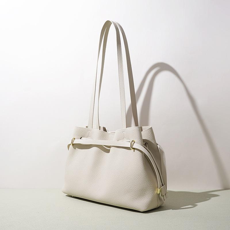 Spring and summer new bucket bag women's large-capacity mother and child bag pleated soft surface casual soft surface shoulder bag women's bag