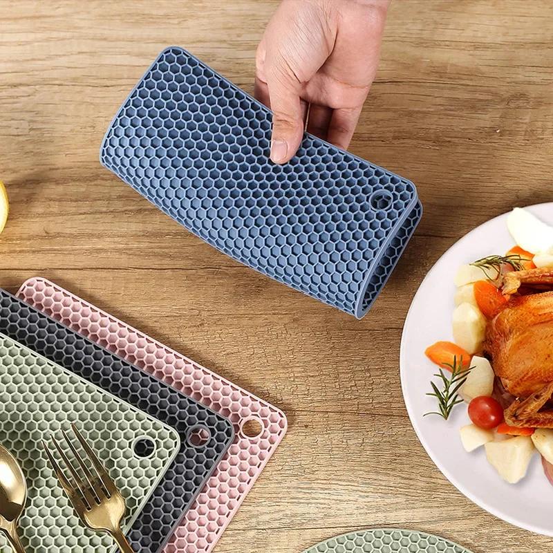 2/4PCS Honeycomb Nonslip Pot Table Mat Placemat Kitchen Accessories Multifunction Heat Resistant Silicone Mat Drink Cup Coasters