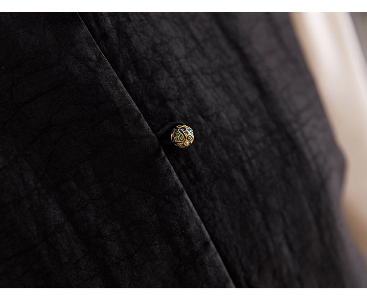 Verdant Shadows Tortoiseshell Sleeveless Vest: Heavyweight Mulberry Silk Xiangyun Yarn with Embroidery