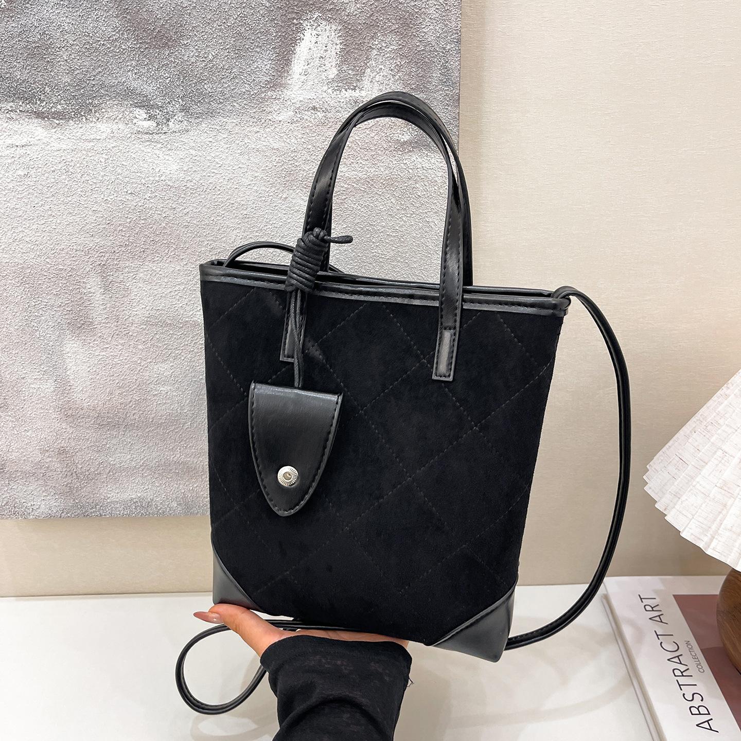 

2025 Новая женская замшевая сумка-ведро Модная Универсальная Простая Премиальная Ромбовидная Маленькая Сумка Повседневная Портативная чёрный