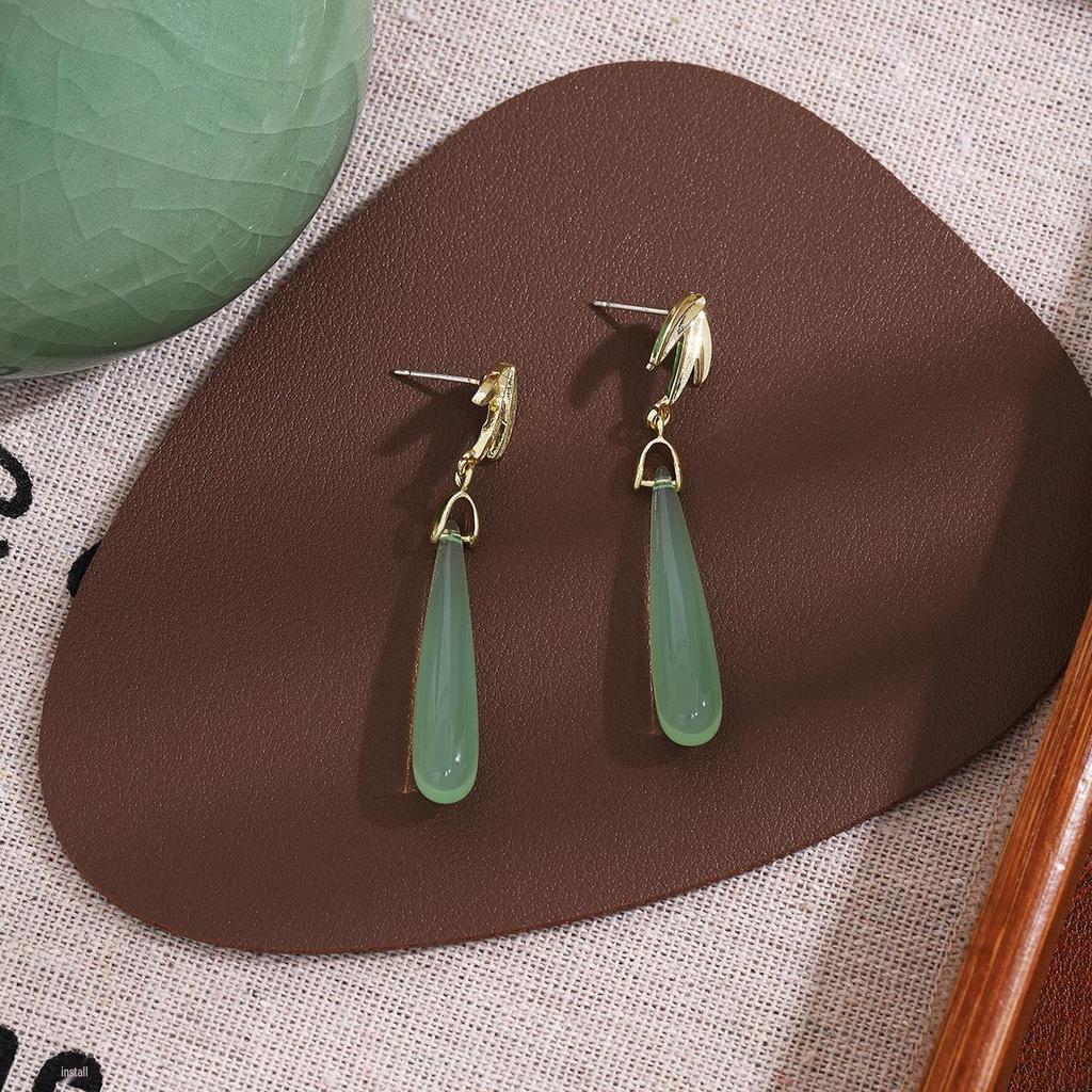 Emerald Teardrop Tassel Silver Needle Earrings - Retro Green, High-End, Simple, Long Design
