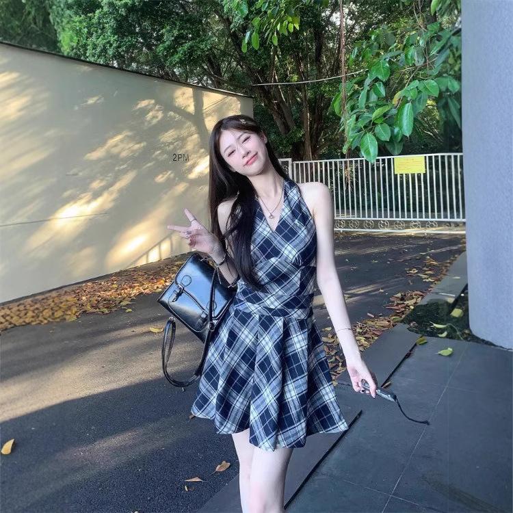 Black and white plaid neck dress women's summer retro plaid sleeveless v-neck vest skirt small a-word short skirt