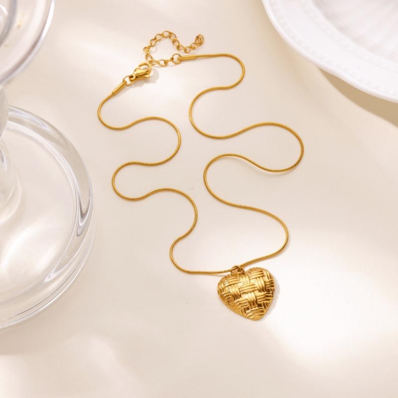 Love Pendant Collarbone Chain Necklace Vintage Love Earrings Gold Stainless Steel Sweater Chain Necklace