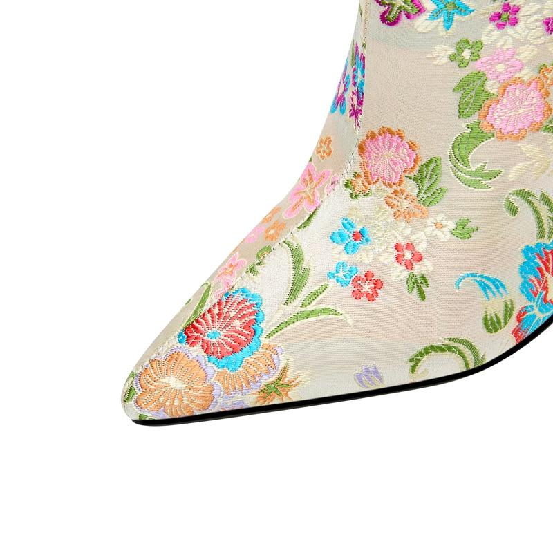 Fashion Women's New Autumn and Winter Pointed Embroidery Fabric Surface Flower Wolf Teeth High Heels Plus Zipper and Calf Short Boots
