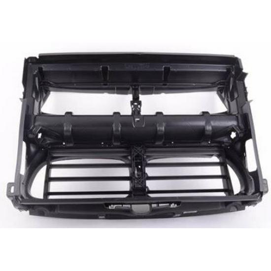 

BMW 5 Серии F10 LCI Воздуховод (51647332893) Please inquire