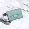Cartera corta de cuero de lujo ligero para mujer, nueva de 2025, plegable de tres pliegues, billetera corta de piel de vaca caviar, espacio para múltiples tarjetas