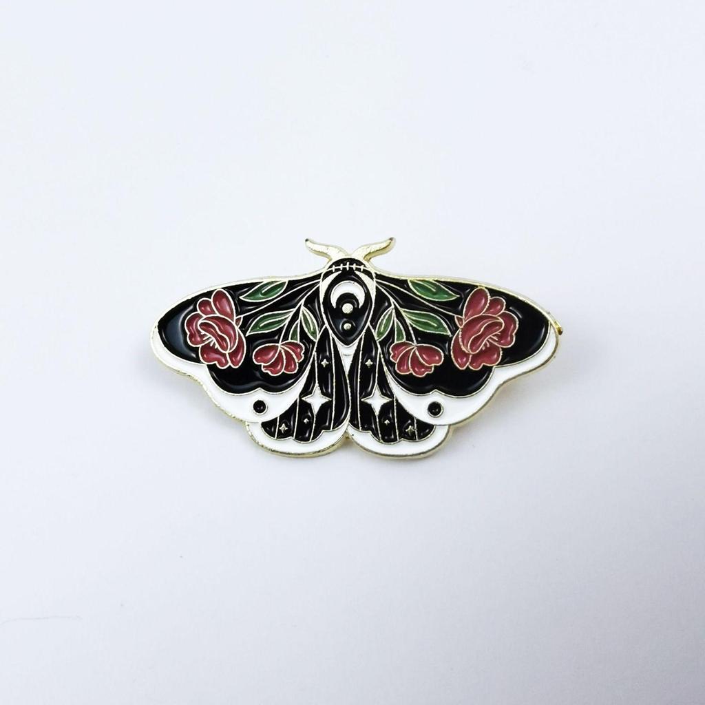 Creative Butterfly Brooch: Cartoon Insect Metal Badge with Oil Drip for Backpack and Clothing