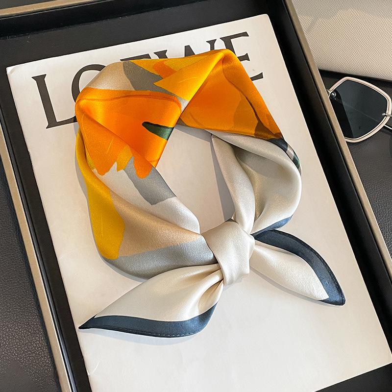 Luxury Brand 2024 New Scarf 100% Silk Bandana Women Square Scarves Mulberry Spring High Quality Headband Hijab Shawls Foulard