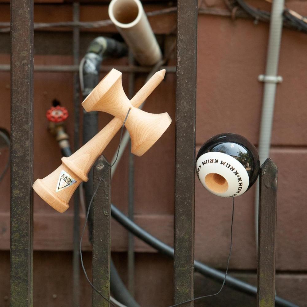 Wisee Kendama Krom Pop Chrome Pop Lol Sticky Clear  Black  Black