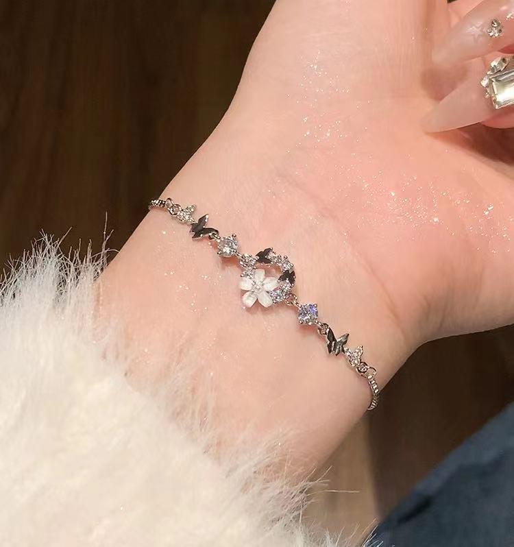 Elegant Zircon Bracelet for Women - High-End, Shiny, Versatile, and Trendy Cold Style Bangle