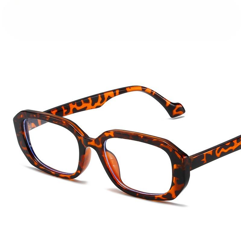 Fashion Unisex Oval Frame Sunglasses with UV400 Protection Leopard Pattern Vintage Travel Sunglasses for Outdoor Activities