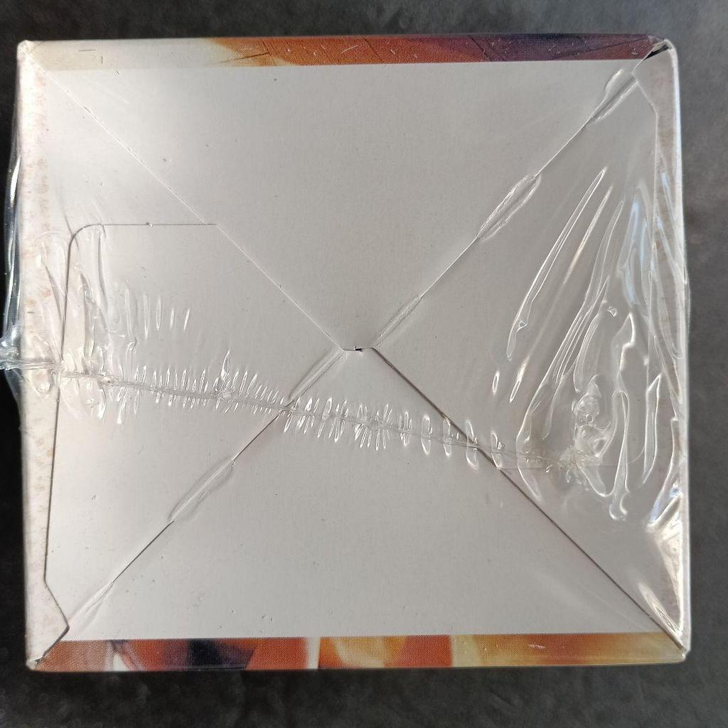 [USED] Super rare BOMB 2007 Maki Horikita shrink-wrapped 1 box with bonus card