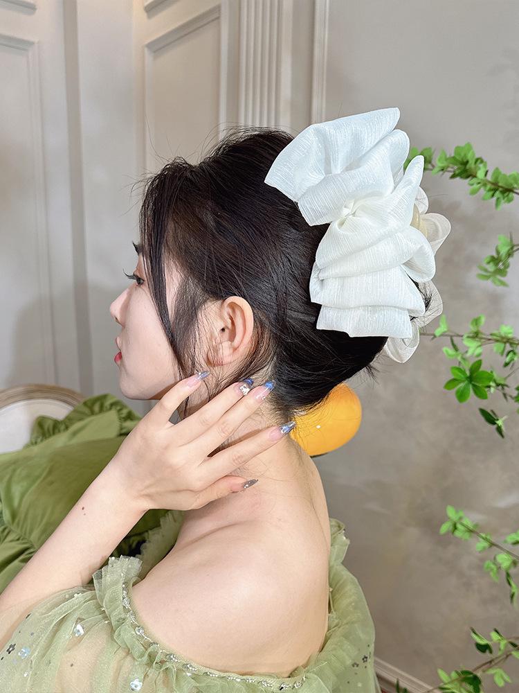 Silver Mesh Bow Bubble Claw Hair Clip for Women - Enhances Hair Volume, Perfect for Updos.