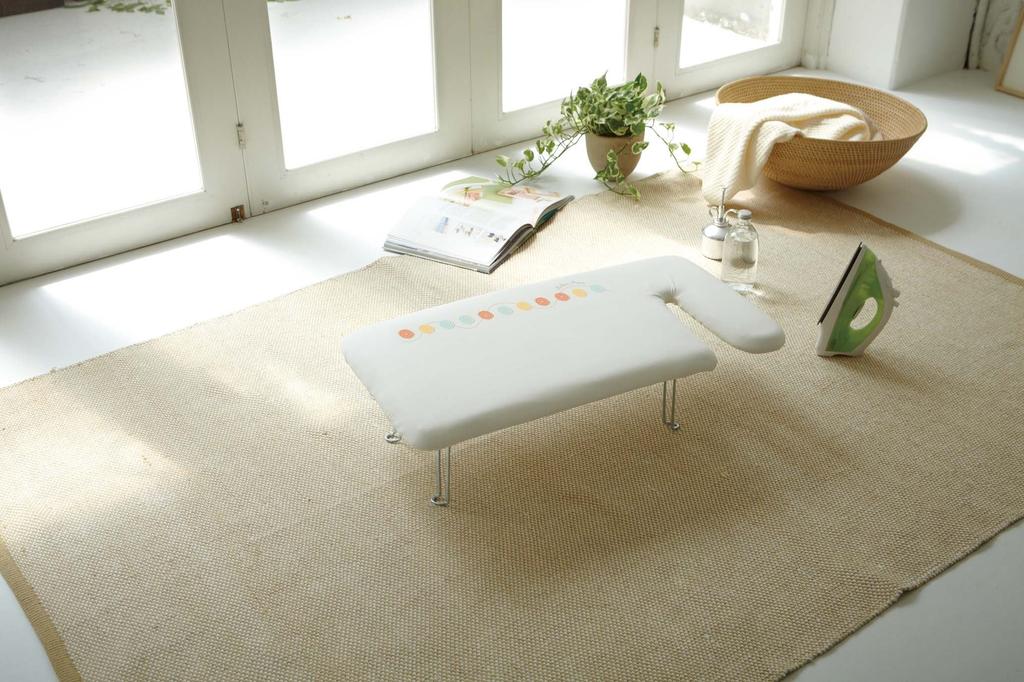 Yamazaki Ironing Board with Button Press Steel Mesh Lightweight Pair and 7807 (Yamazaki) Closet-Mountable Function, Construction, Press, Hooks, G-1