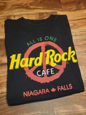 Vintage Hard Rock Cafe Niagra Falls All Is One Peace Beer Promo T Shirt Size M