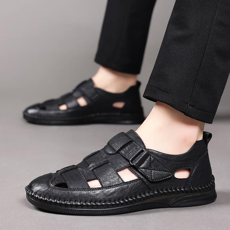 Men's shoes 2025 summer breathable hollow leather shoes men's casual hole shoes bag head driving sandals generation