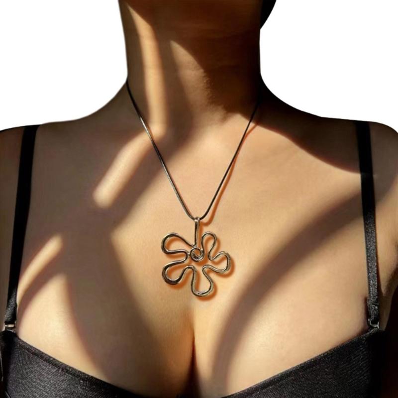 5 Pieces Flower Pendants Small Flower DIY Necklace Bracelet Supplies Alloy Material for Bracelet Bangle Necklace Jewelry