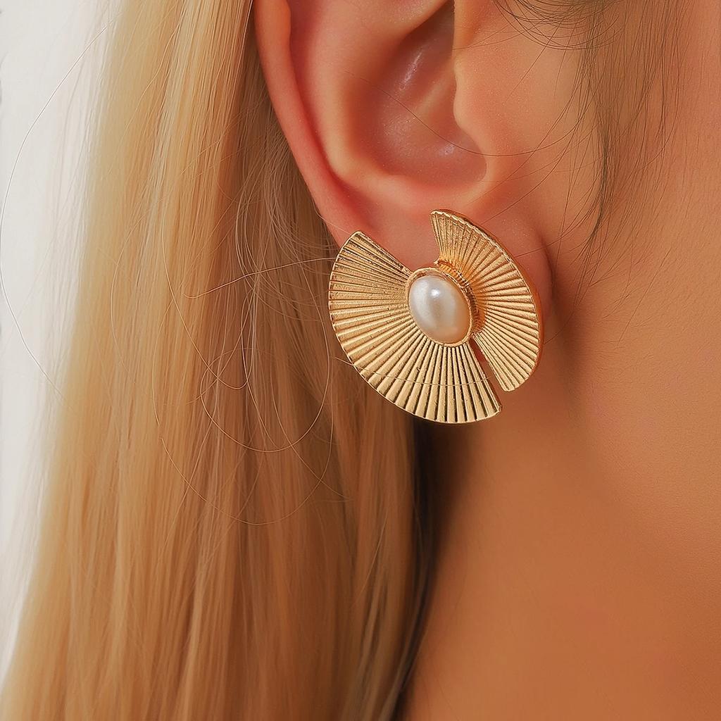 2PC Women's Retro Cream Layered Petals Daisy Flower Pendant Earrings Fashion Jewelry Dressing Carnival Party Gifts