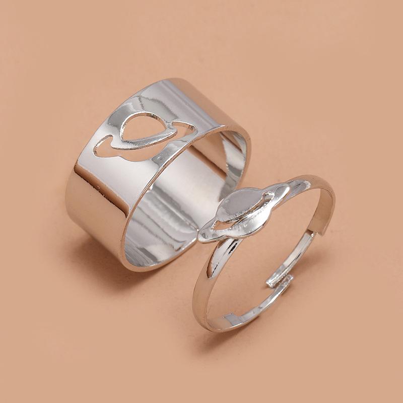 Versatile Women's Fashion Couple Rings: Light Luxury, Colorfast, Unisex Knuckle & Plain Finger Rings