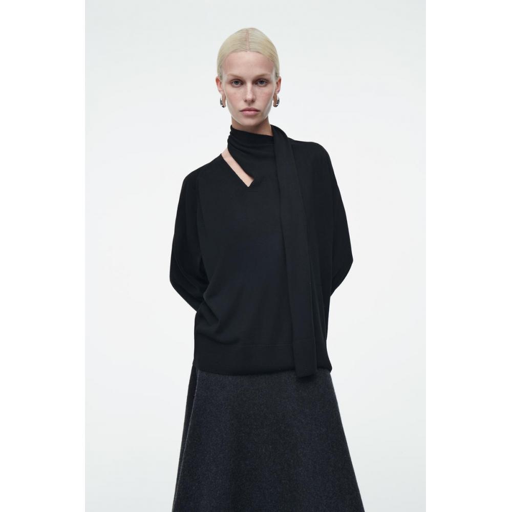 

COS Японский шарф с деталью из шерсти, водолазка