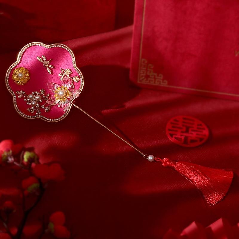 Women Chinese Round Fan Wedding Bride Hand Held Fans Vintage Good Luck Fan With Tassels Gold Red Photography Fan Prop