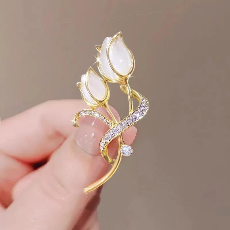 Luxury golden tulip brooch for women's suit sweater flower lapel pin exquisite rhinestone jewelry accessories