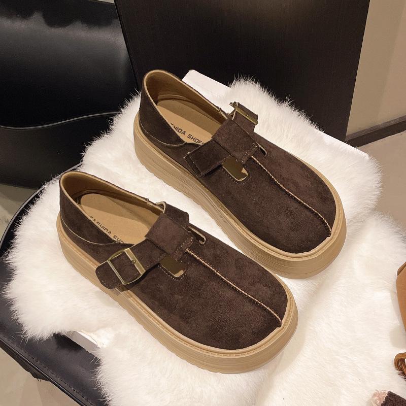 

Ретро туфли Мэри Джейн с большой головой женские 2025 осень новые на толстой подошве трендовые с мелким вырезом с юбкой увеличивающие рост одинарные туфли 40 темно-коричневого