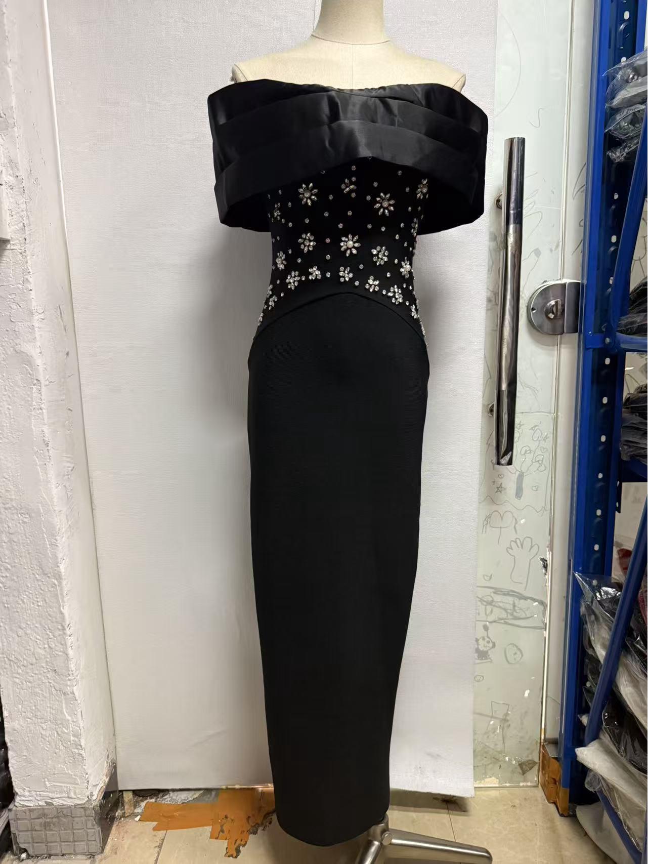 

Women s European & American One-Shoulder Rhinestone Evening Gown Medium чёрный