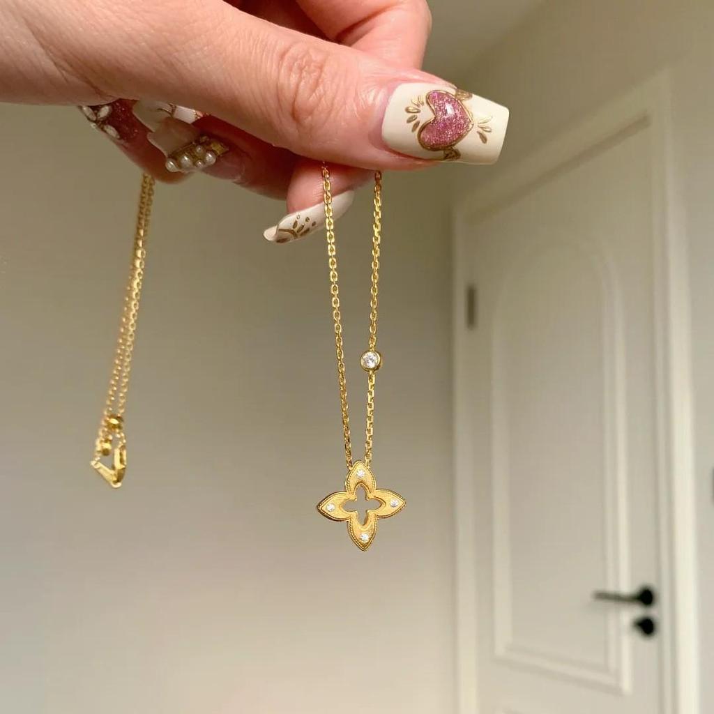 S925 Sterling Silver Pearl Necklace - Non-Fading High-End Clavicle Chain, Light Luxury Versatile Pendant for Women, New Summer Collection.