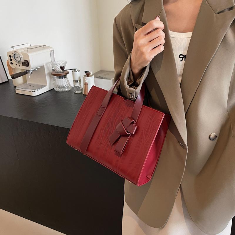 Fashion Contrasting Color Texture Shoulder Crossbody Solid Color Tote Small Bag Women's New Portable Red Bride