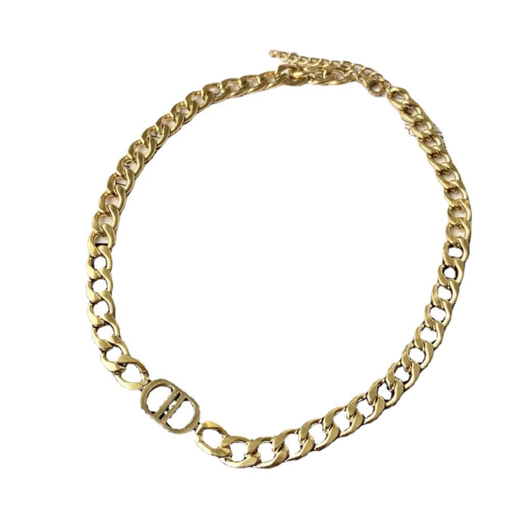 

Ожерелье с двойной буквой D из титановой стали в Европе и США